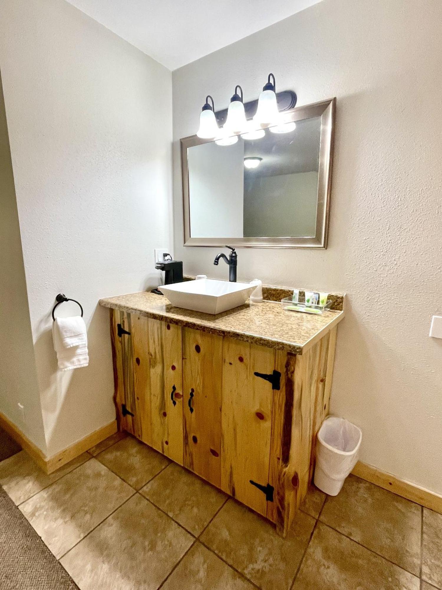The Idaho Lodge & Rv Park 보너스페리 외부 사진
